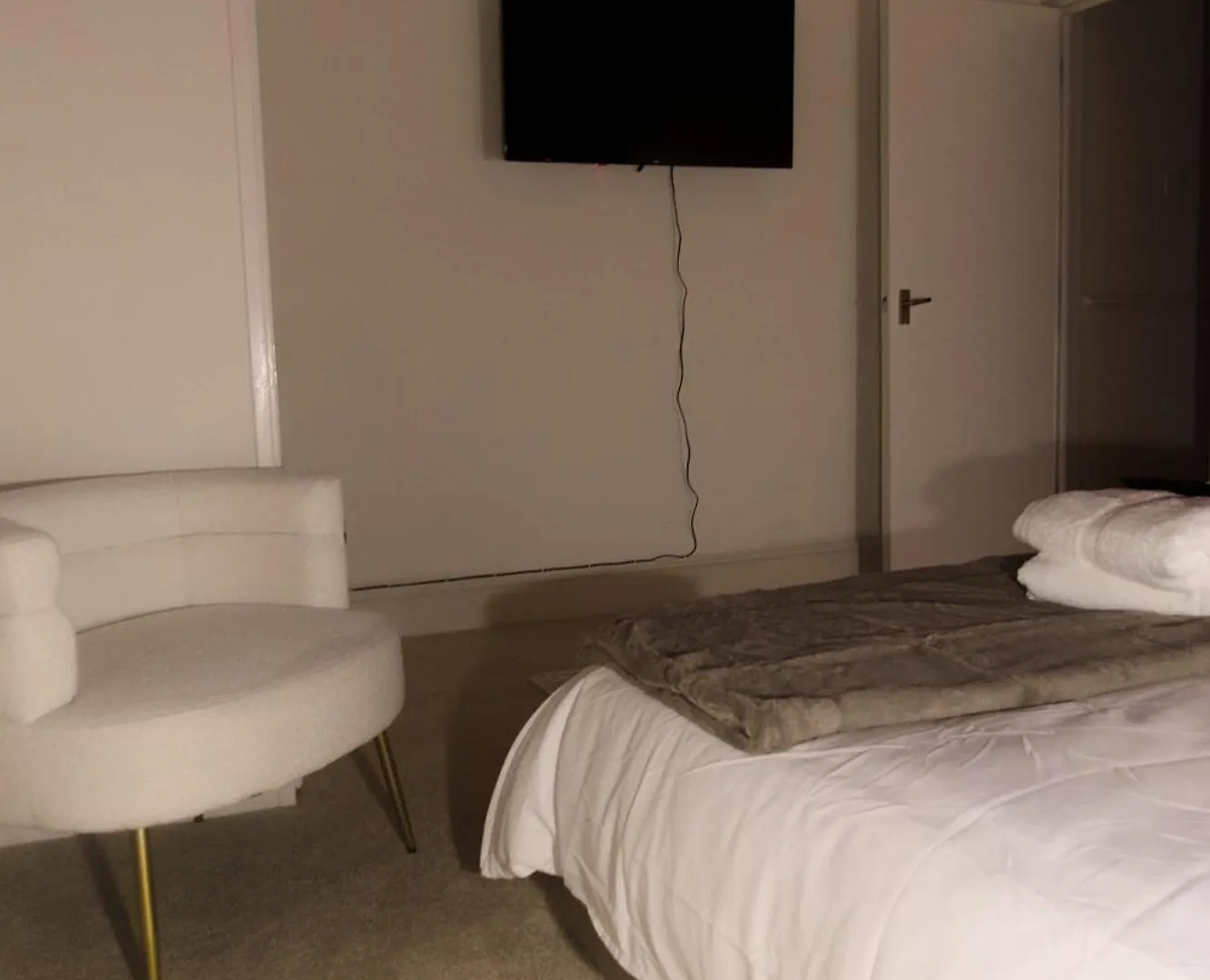 2 Bedroom Apartment - The Ruby Cheltenham