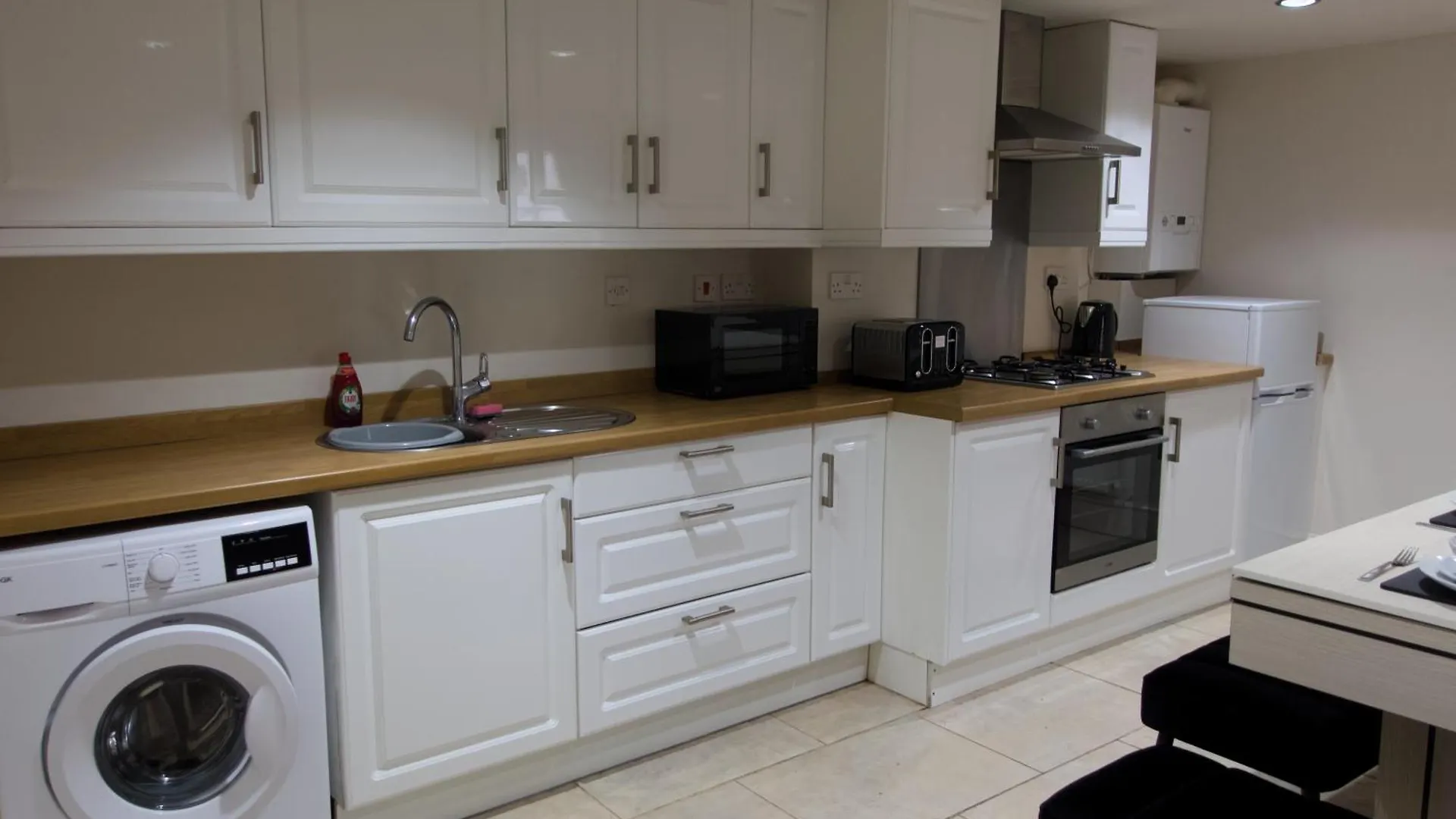 2 Bedroom Apartment - The Ruby Cheltenham